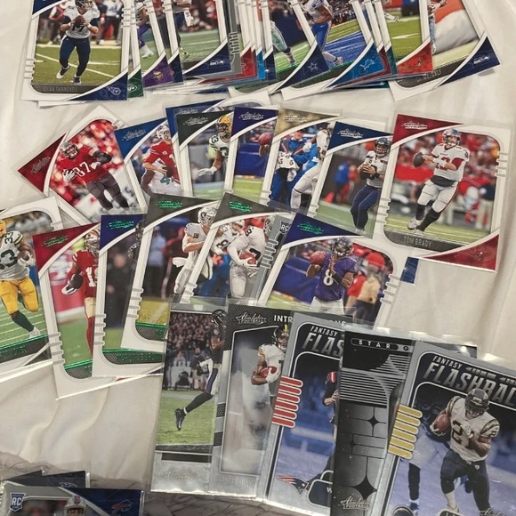 NFL 2019-2021 Random Card Lot (65) - Picture 7 of 7